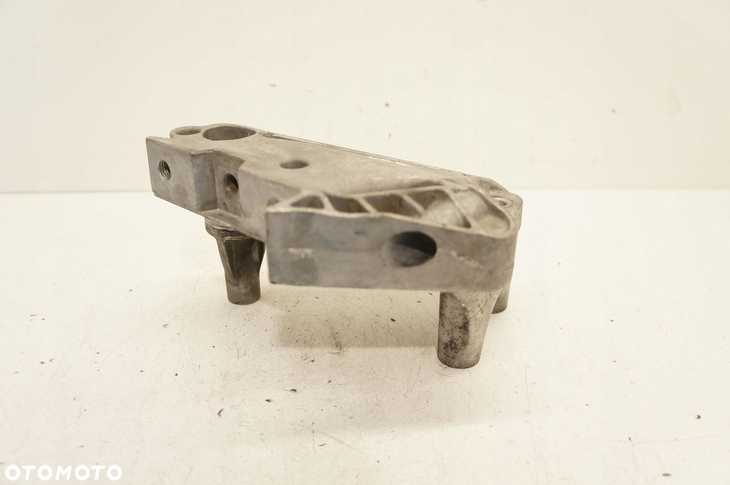 ŁAPA PODPORA SILNIKA VW GOLF SEAT LEON AUDI A3 1,6 TDI 04L199207 - 2