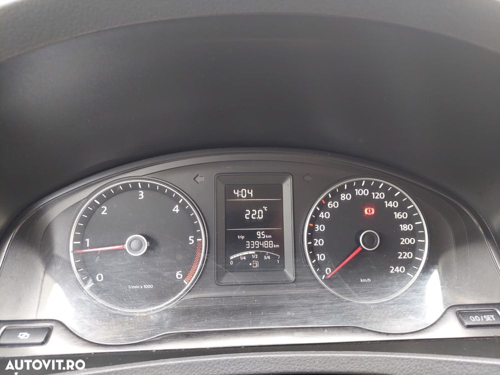 Volkswagen Caravelle - 9