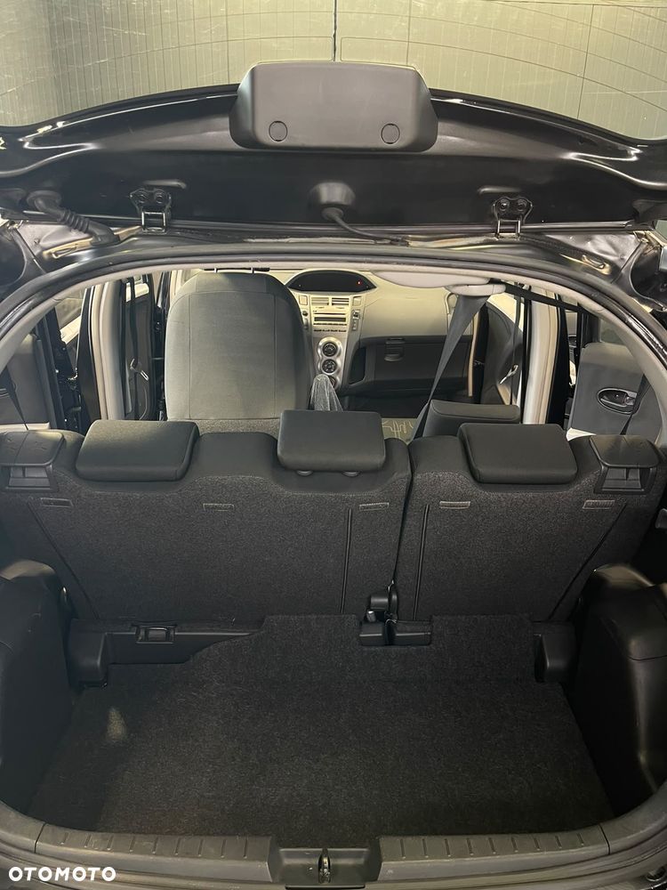 Toyota Yaris - 14