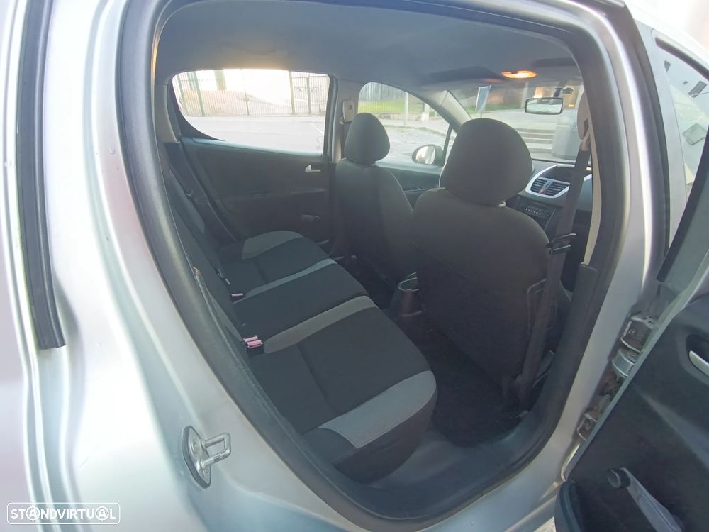 Peugeot 207 1.4 HDi Active - 19