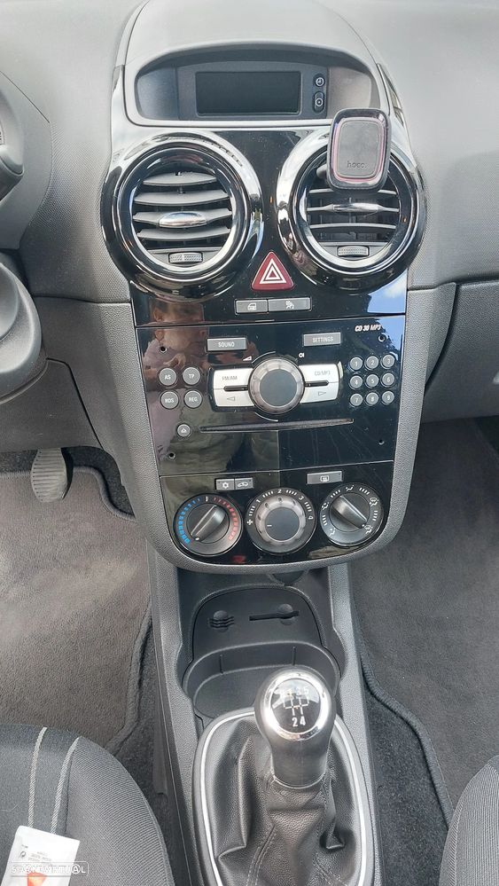 Opel Corsa 1.4 16V Edition - 16