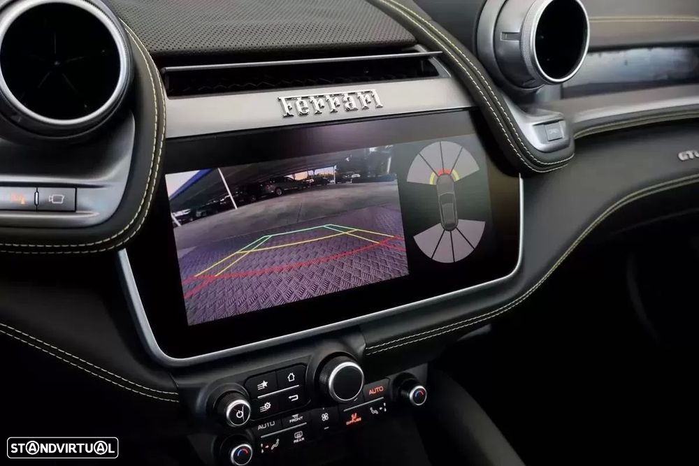 Ferrari GTC4 Lusso - 16