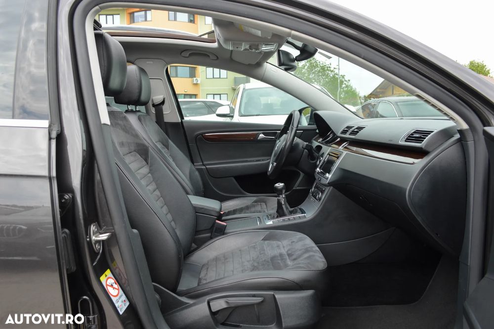 Volkswagen Passat 2.0 TDI DPF 4Motion Highline - 19
