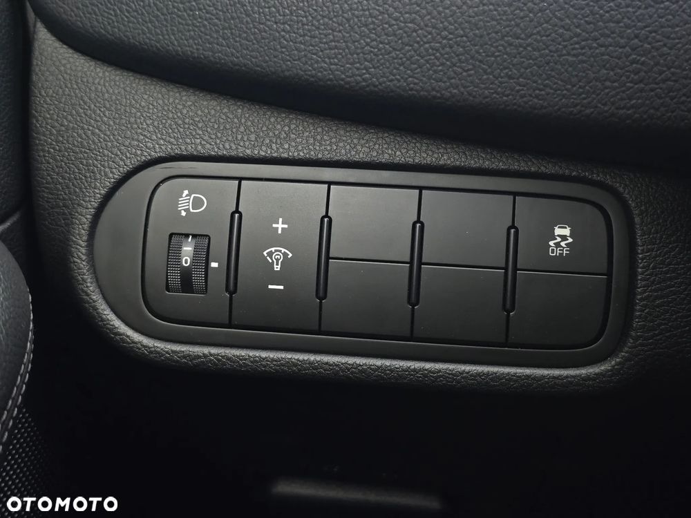 Kia Carens 1.7 CRDi L 7os - 32