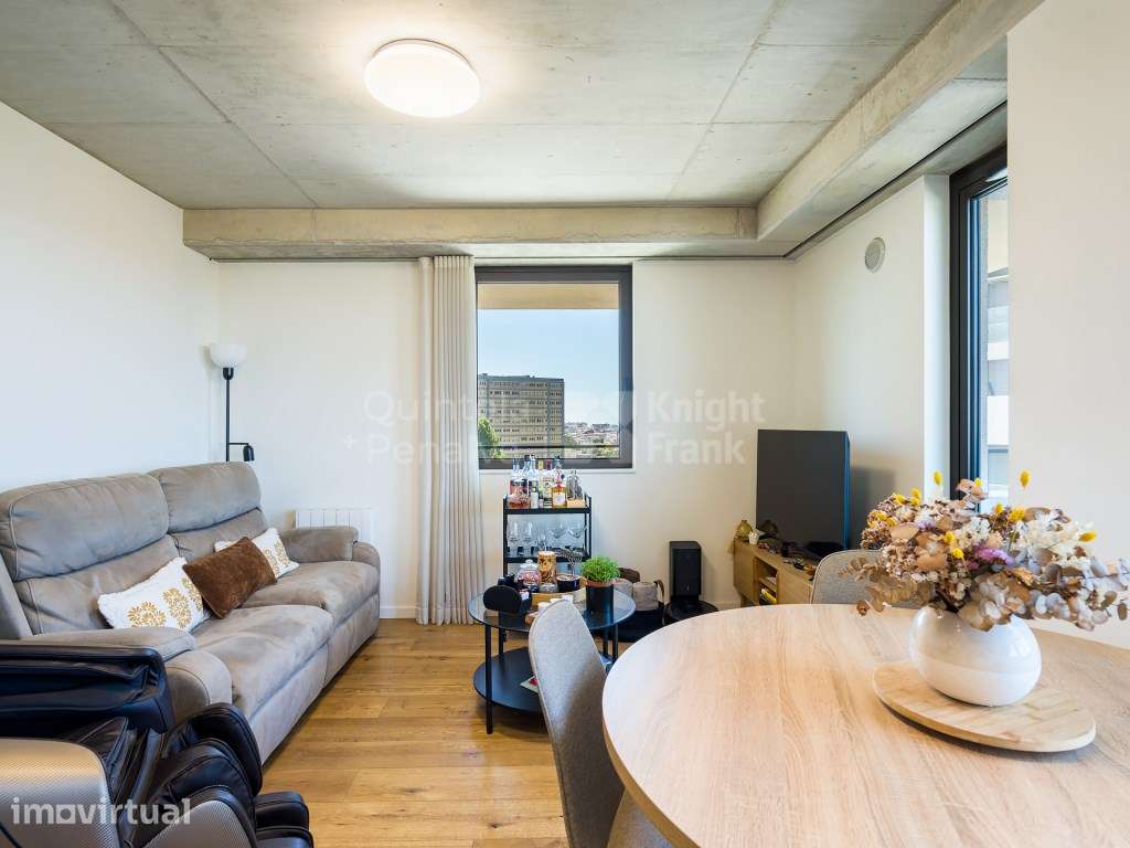 Apartamento T1+1 com varanda para arrendamento em Leça da Palmeira - Grande imagem: 4/25