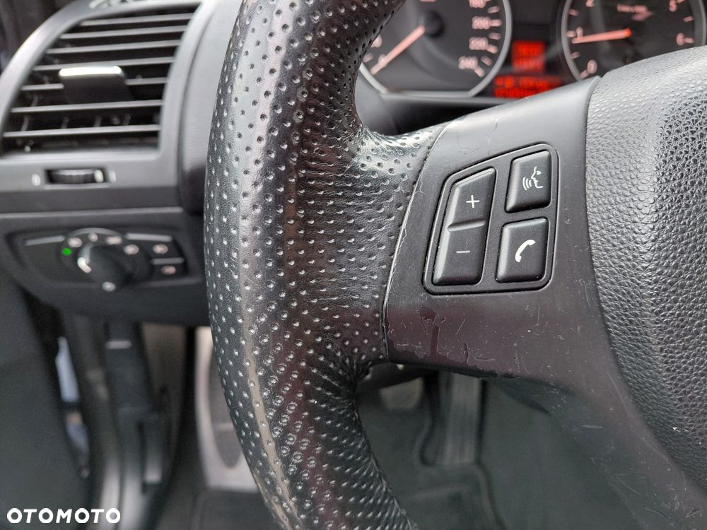 BMW Seria 1 - 25