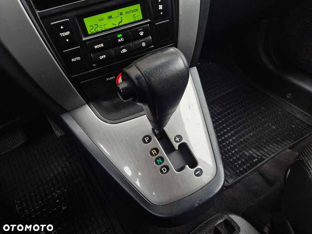 Hyundai Tucson 2.0 CRDi Elegance + - 13