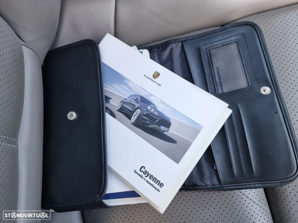 Porsche Cayenne Platinum Edition - 35