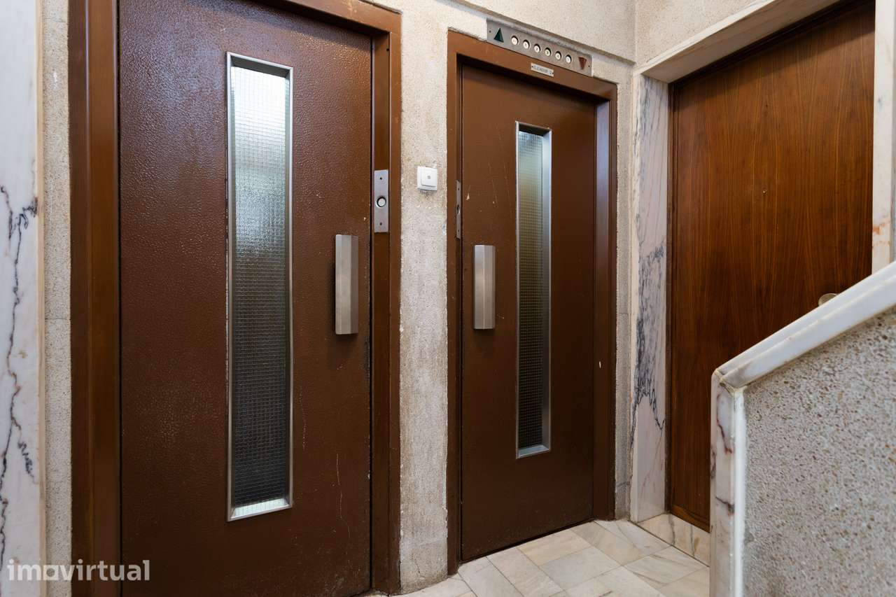 T2 Águas Livres - Apartamento com Imensa Luz - Grande imagem: 3/24