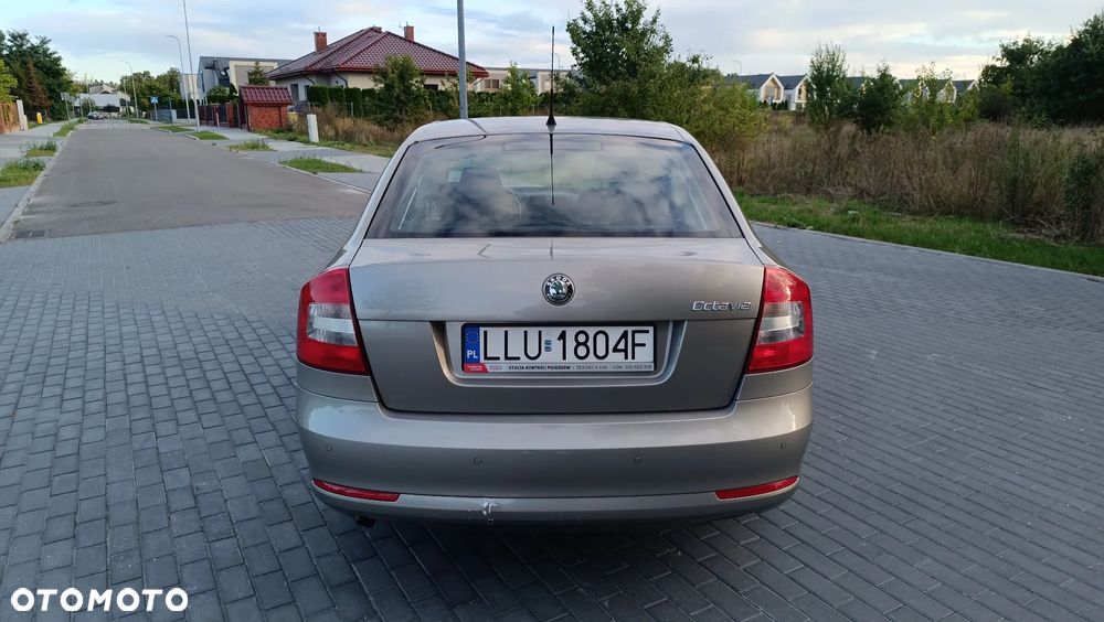 Skoda Octavia 1.6 Ambition - 5