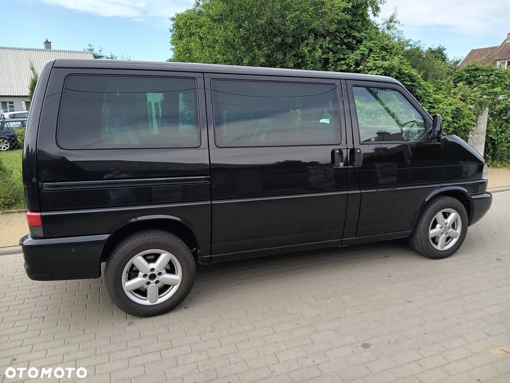 Volkswagen Multivan - 12
