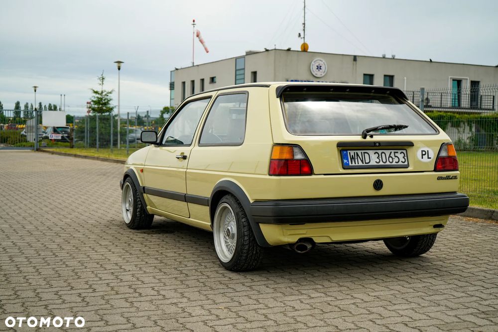 Volkswagen Golf - 10