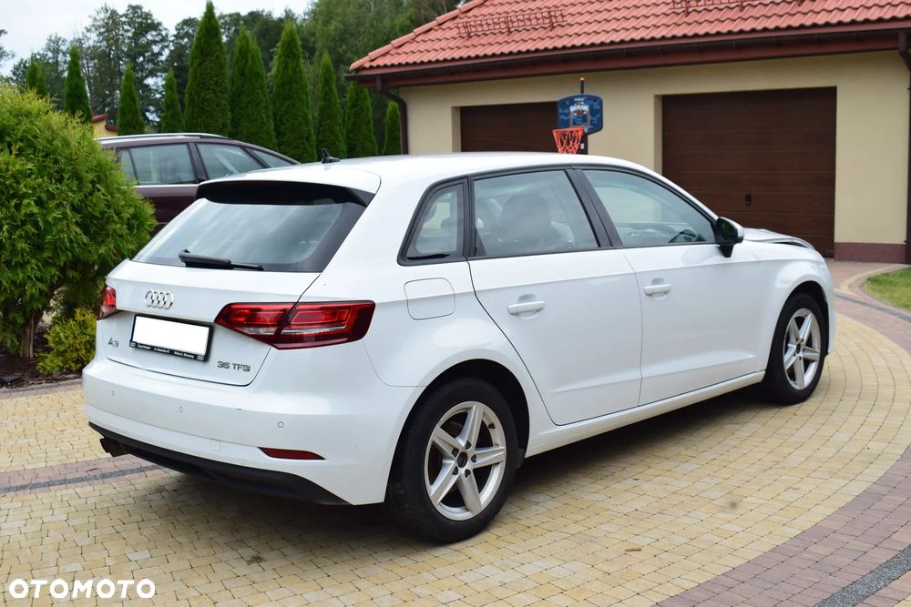 Audi A3 Sportback 35 TFSI S tronic - 5