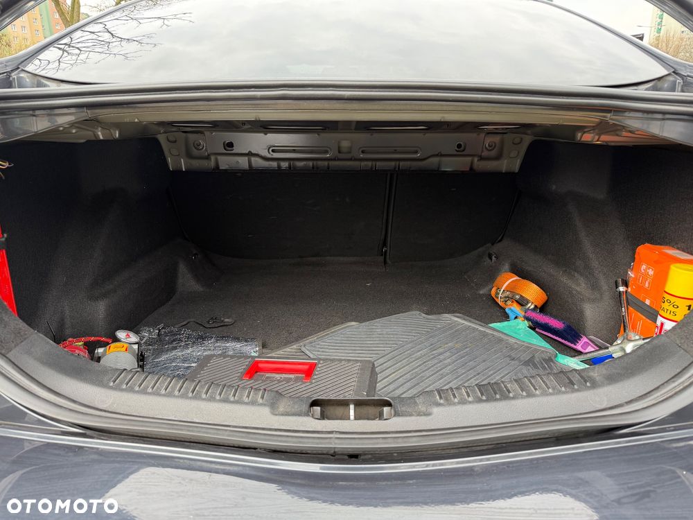 Ford Mondeo 1.8 TDCi Ghia - 11