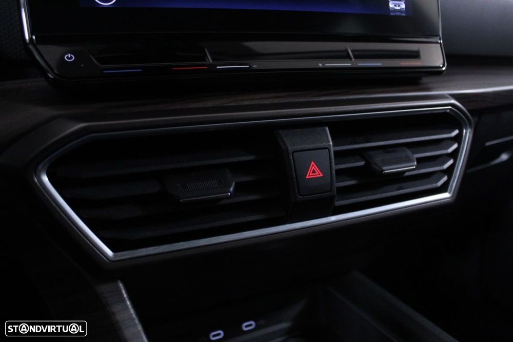 SEAT Leon 1.5 TSI e-Hybrid Style DSG - 28