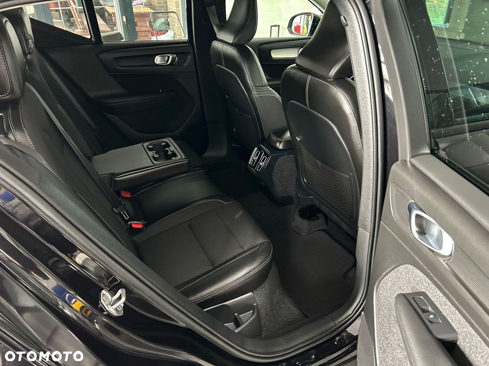 Volvo XC 40 D3 AWD RDesign - 25