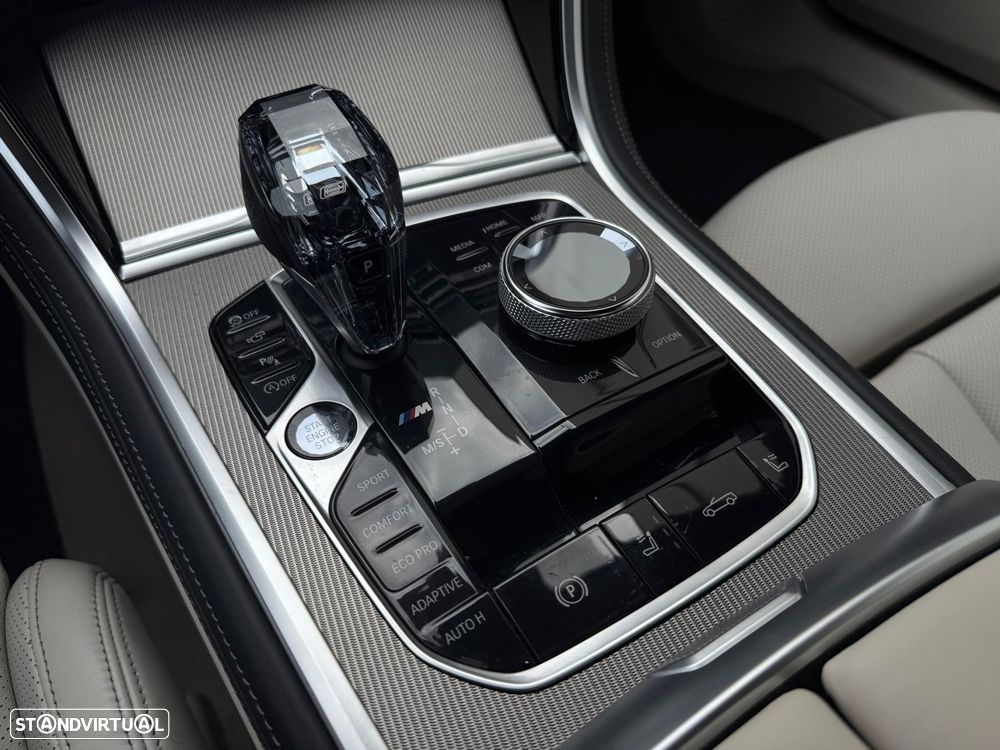 BMW M850i - 21
