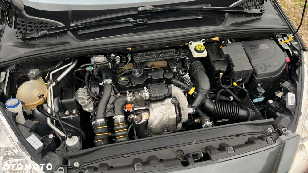 Peugeot 308 HDi FAP 110 EGS6 Platinum - 36