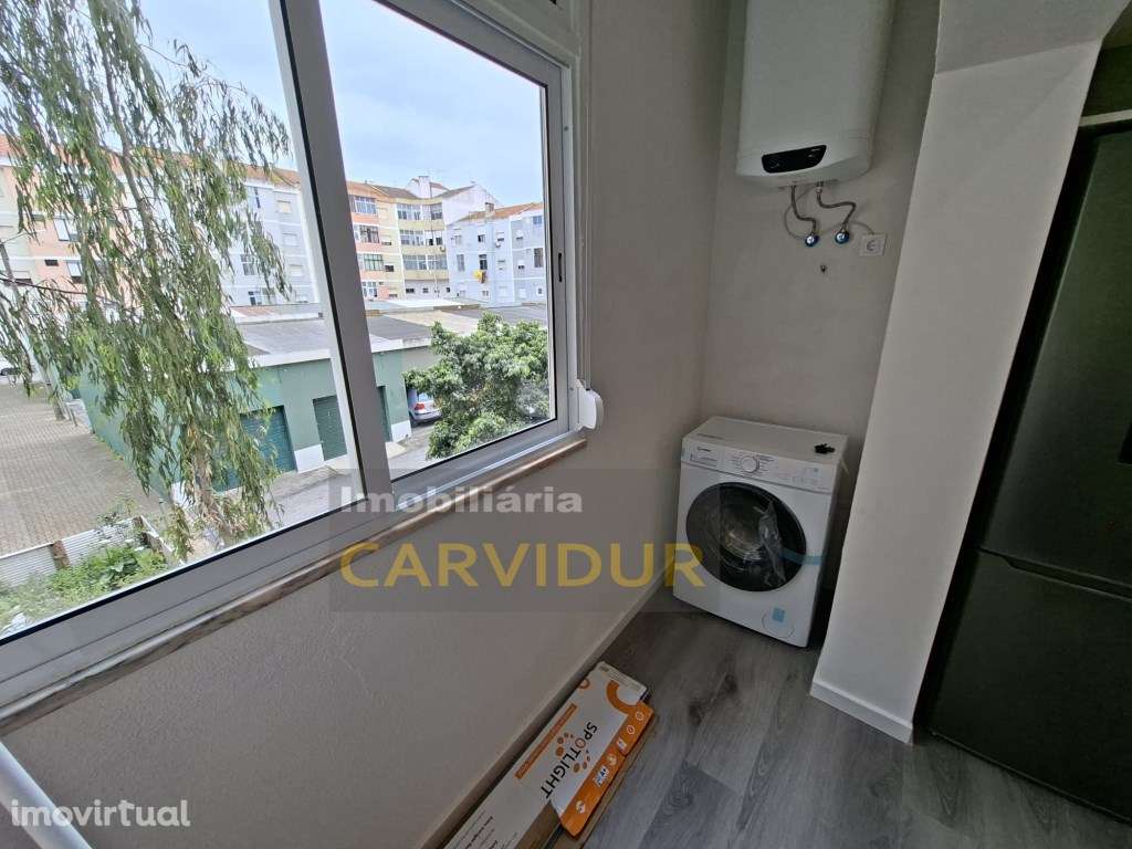 Baixa da Banheira T2 totalmente remodelado - Grande imagem: 5/22