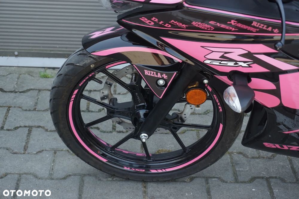 Suzuki GSX - 19