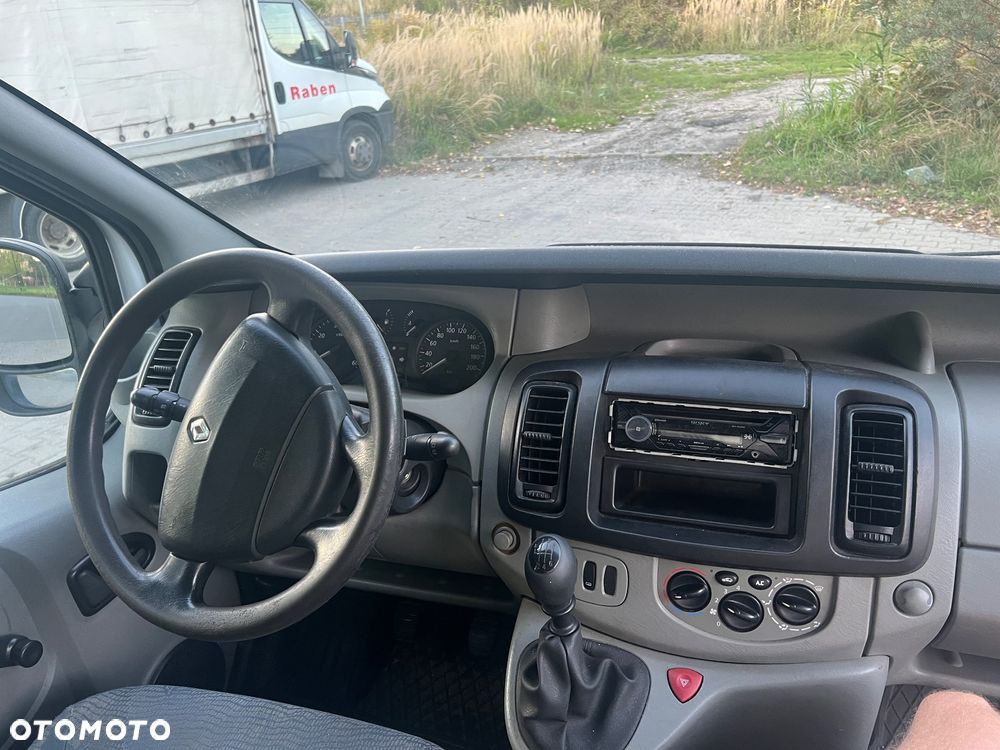 Renault Trafic II - 9