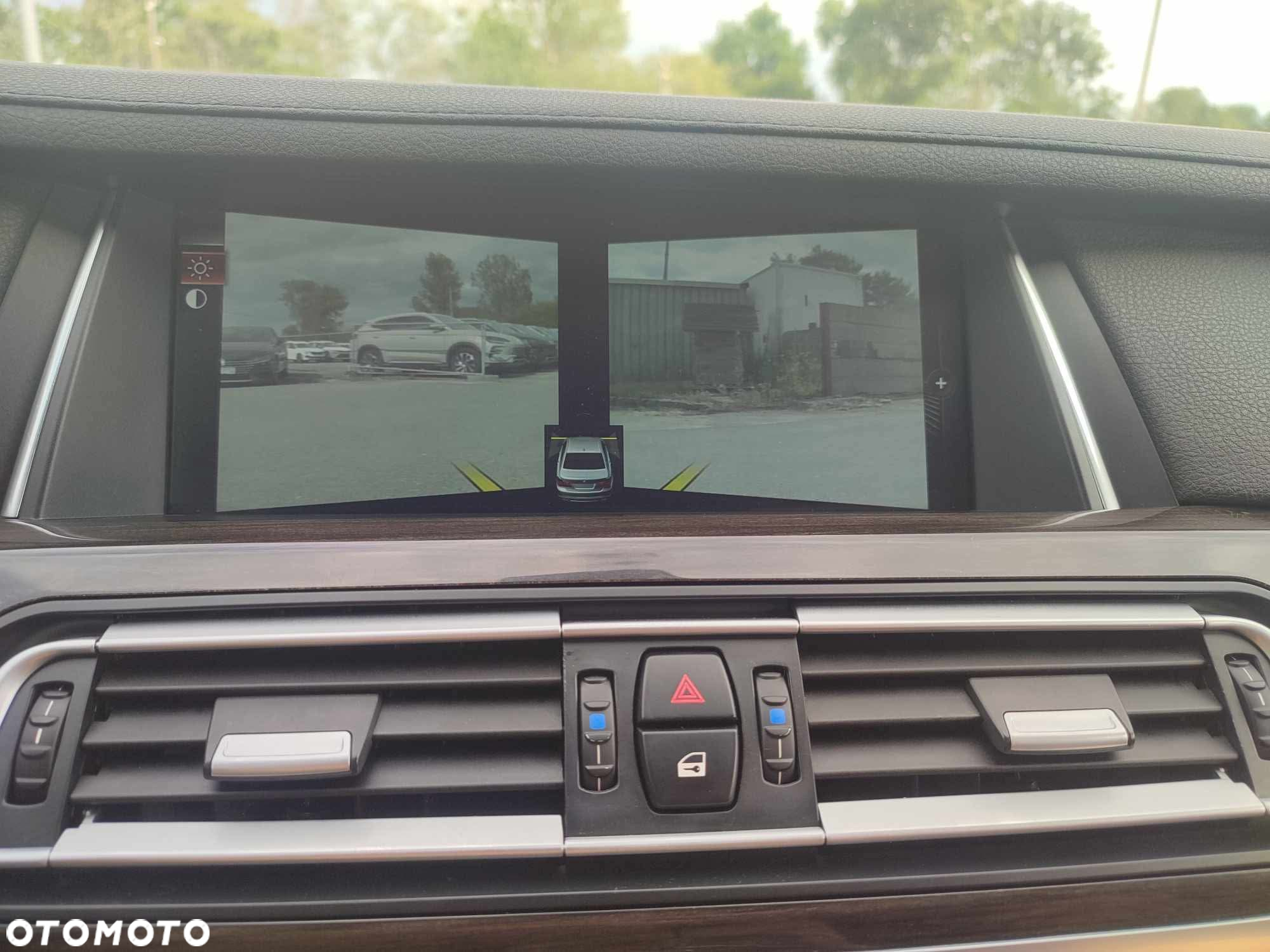 BMW Seria 7 730d xDrive - 38