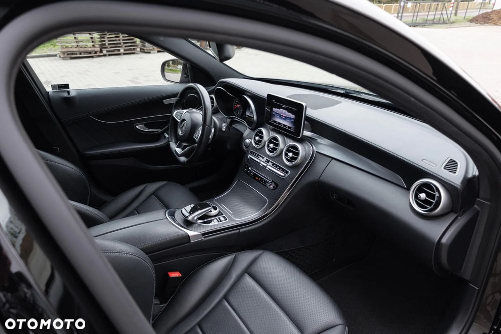 Mercedes-Benz Klasa C 200 4-Matic 9G-TRONIC - 17