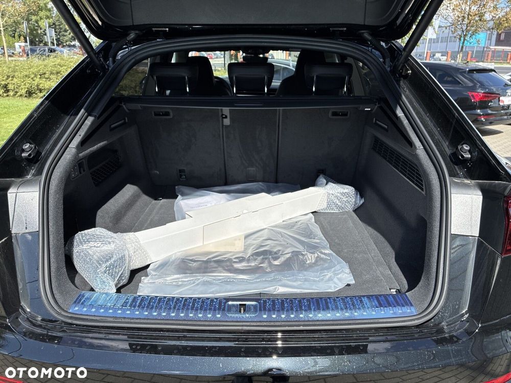 Audi Q8 - 18