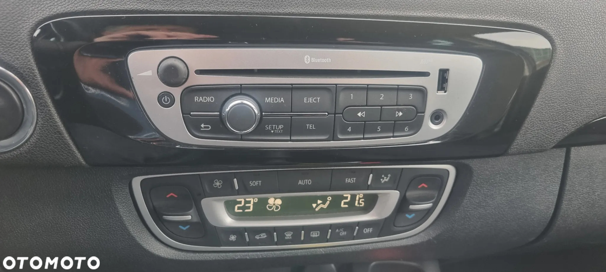 Renault Grand Scenic ENERGY TCe 130 BOSE EDITION - 27