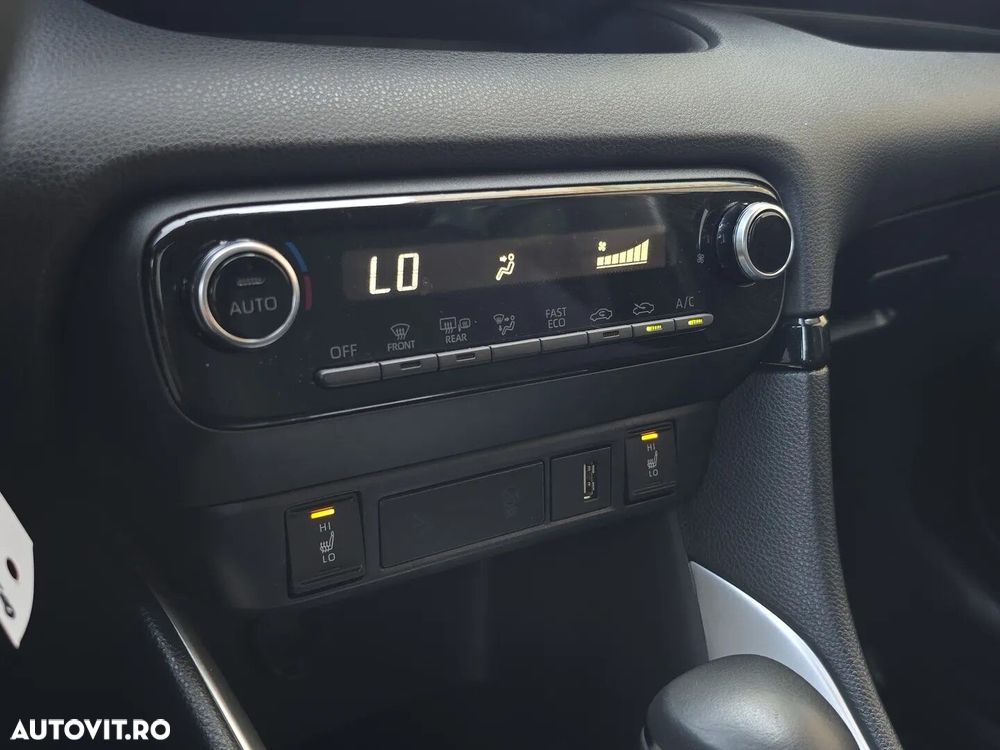 Toyota Yaris - 12