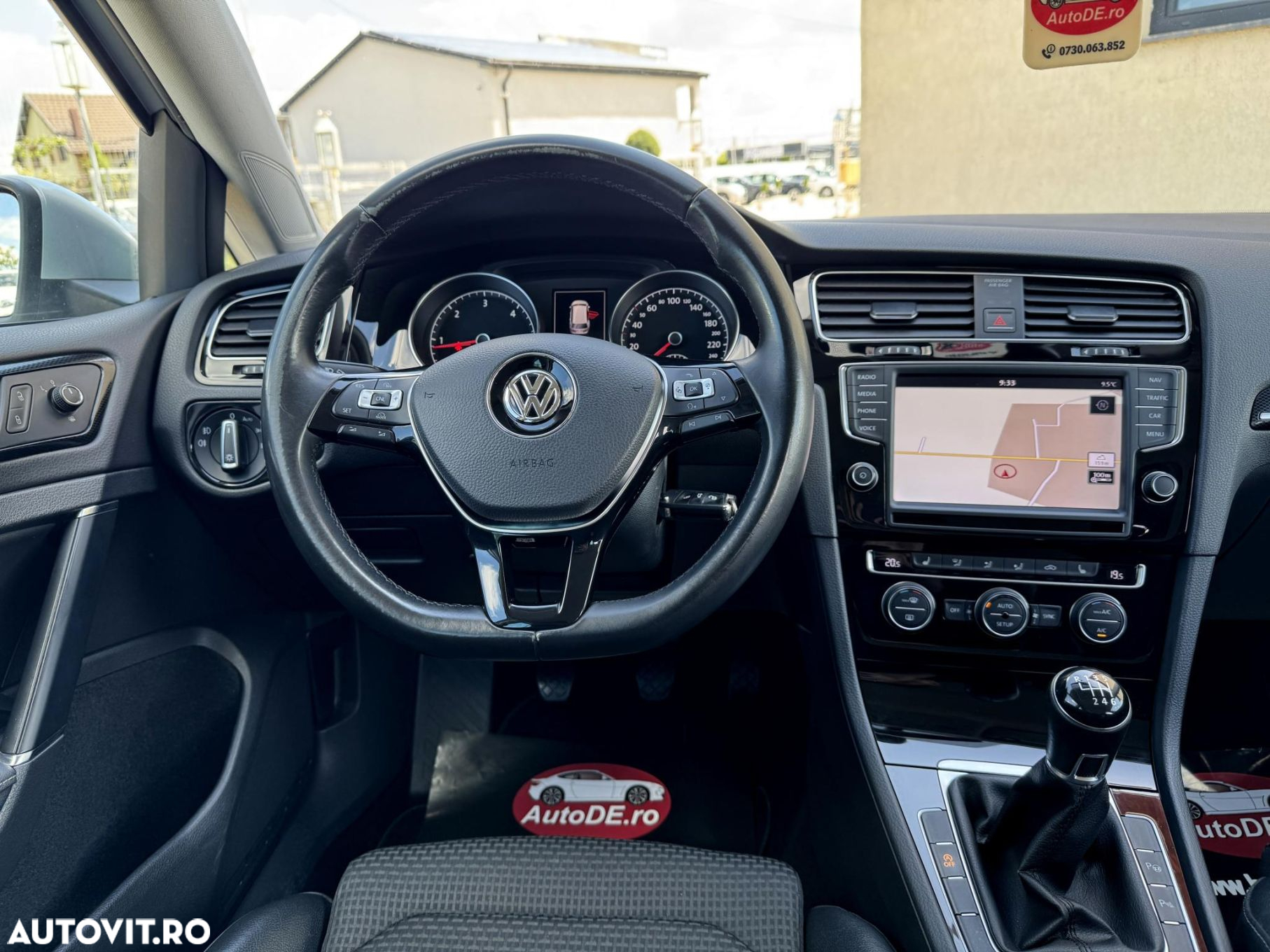 Volkswagen Golf - 8