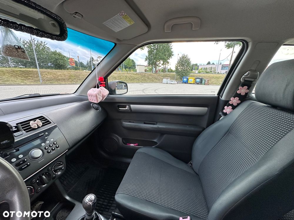 Suzuki Swift 1.3 DDiS 16v GLX - 10