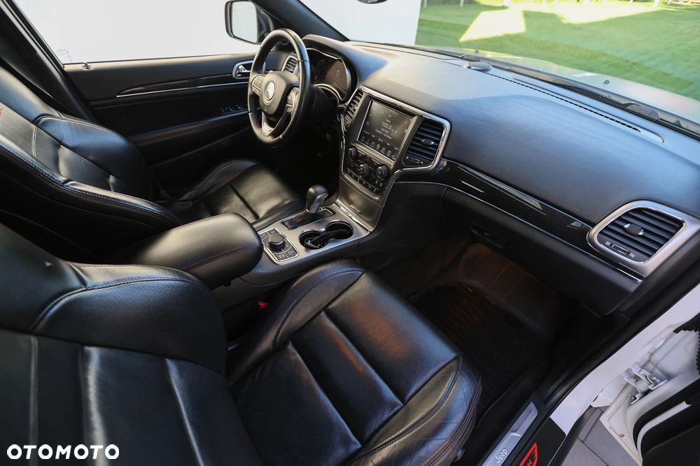 Jeep Grand Cherokee - 27