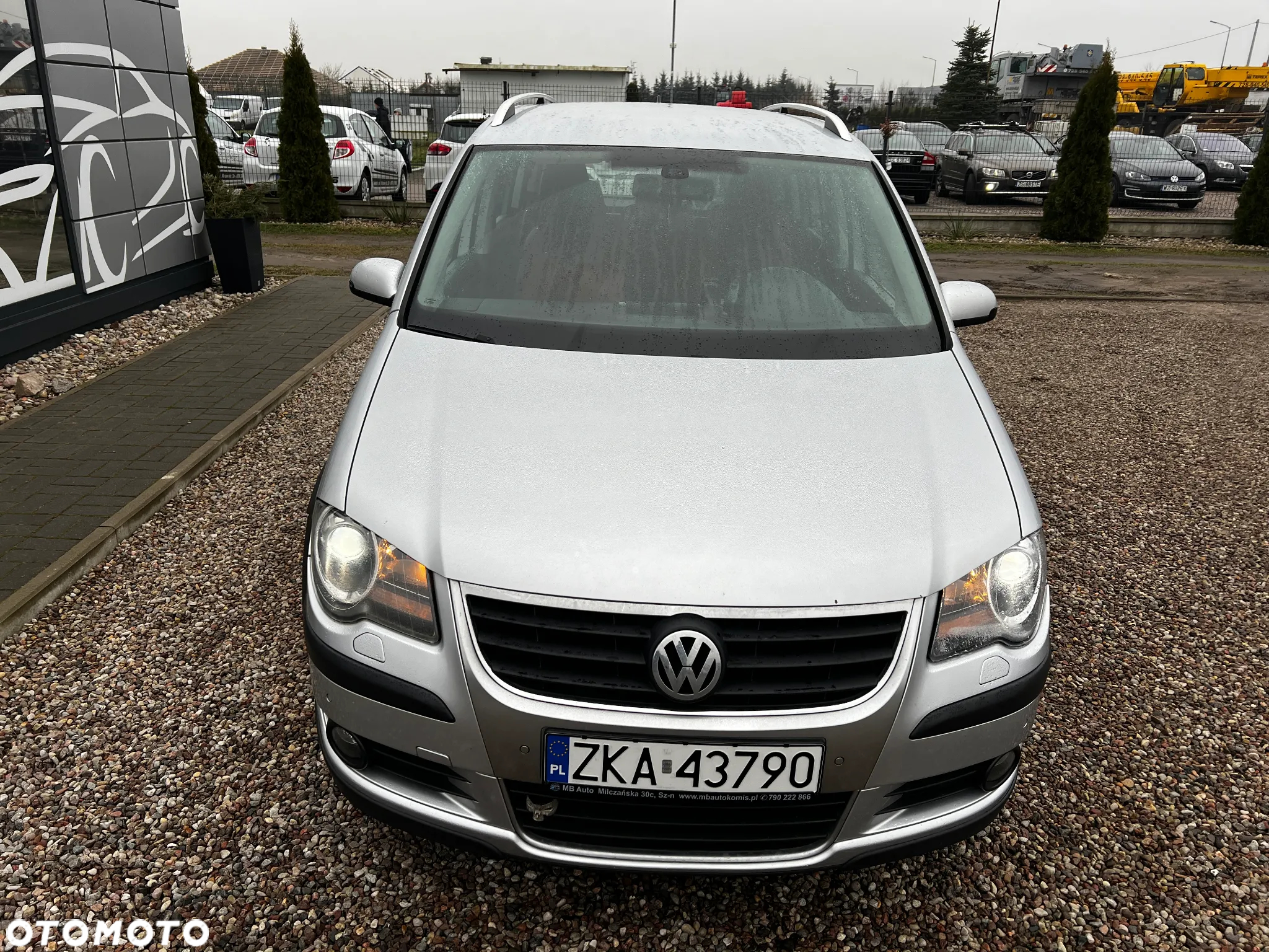 Volkswagen Touran 2.0 TDI DPF Cross - 10