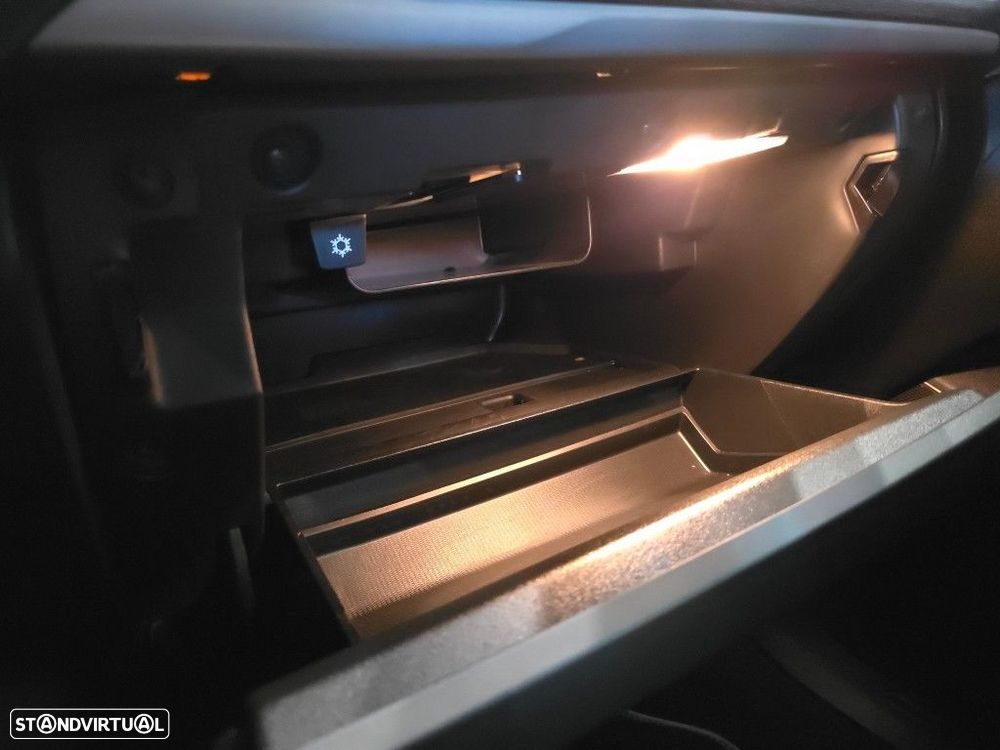 Volvo V40 1.6 D2 Momentum - 44