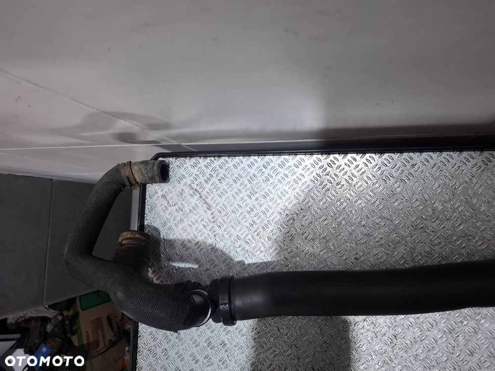 Przewód rura wody Renault Master IV 2,3 DCI 215015685R - 3
