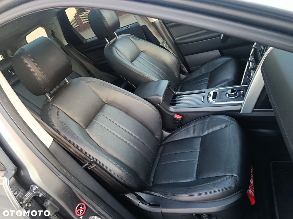 Land Rover Discovery Sport TD4 HSE Luxury - 32
