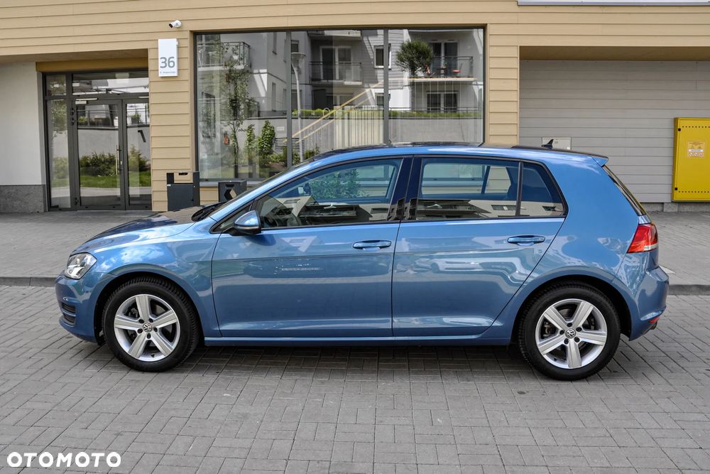 Volkswagen Golf - 2