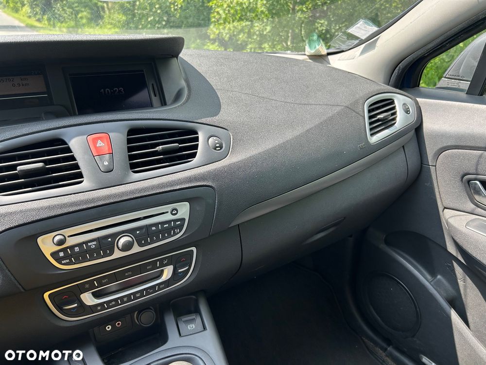 Renault Grand Scenic - 9