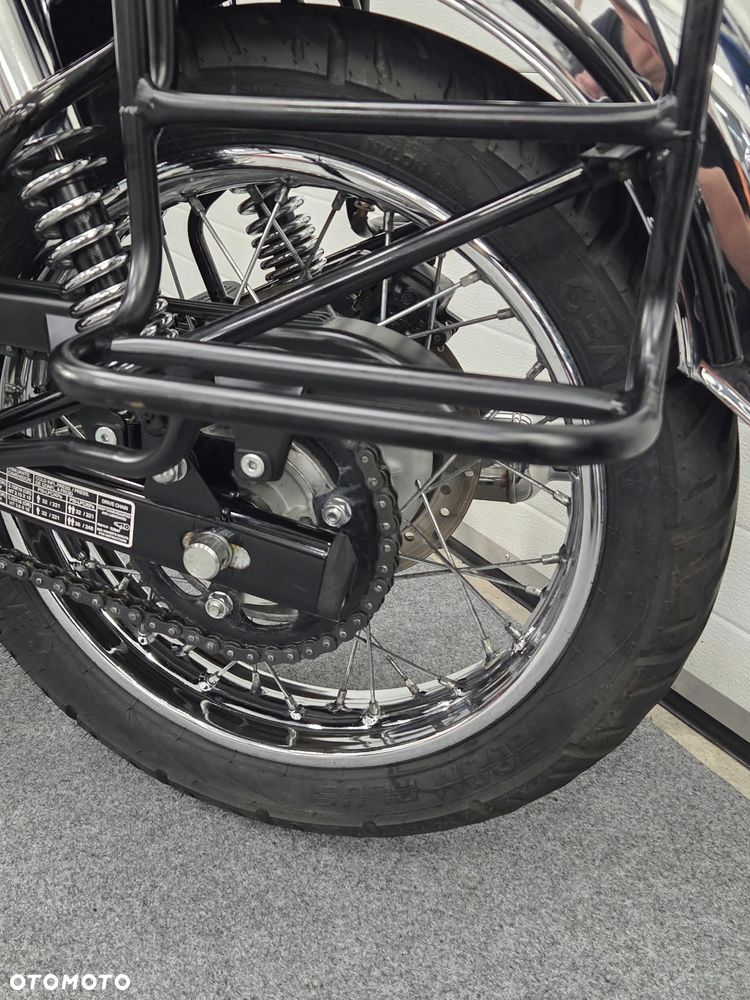 Royal Enfield Classic - 15