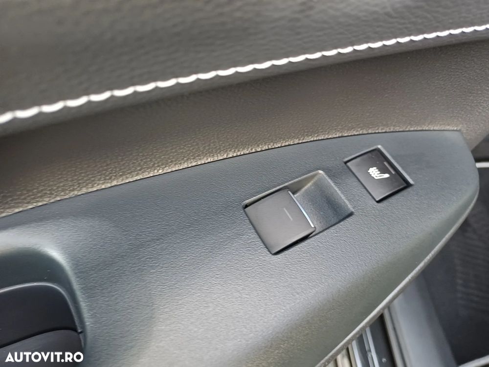 Toyota Corolla TS 1.8 HSD Exclusive - 20