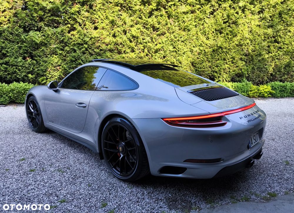 Porsche 911 Carrera GTS PDK - 3