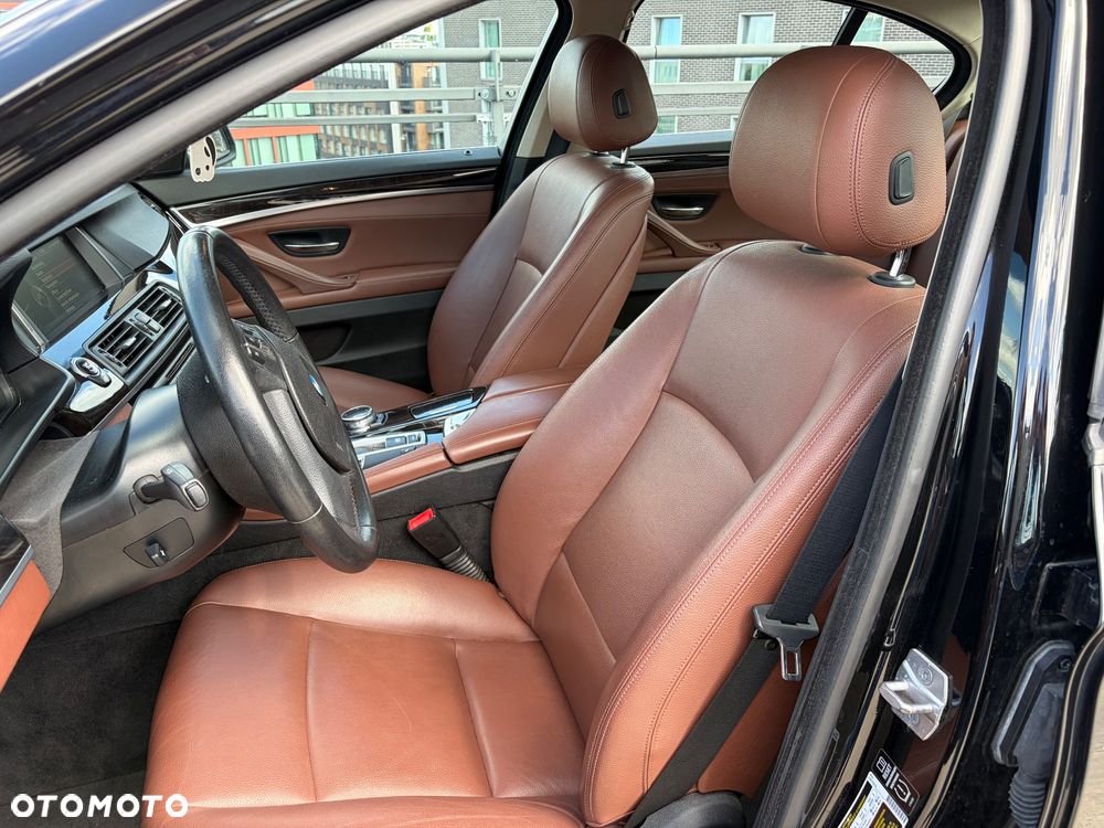 BMW Seria 5 528i Luxury Line - 10