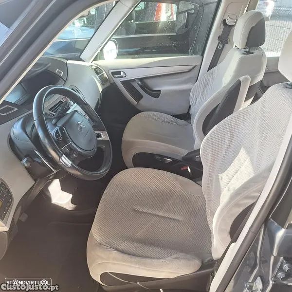 Citroën C4 Picasso 1.6 HDi Confort CMP6 Airdream - 8