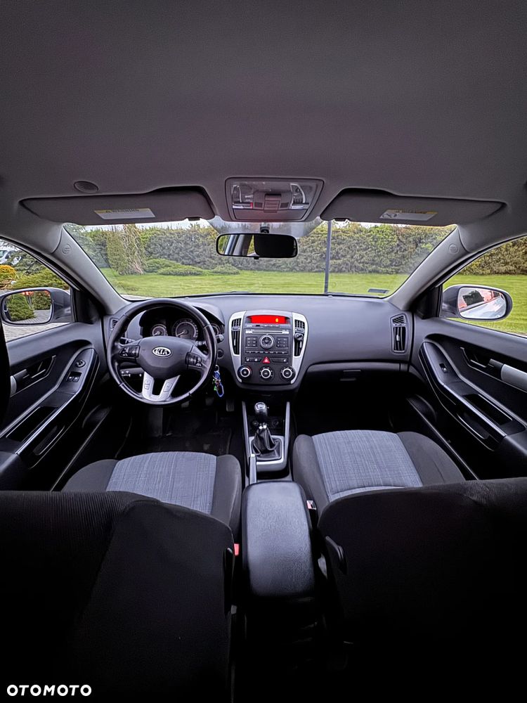 Kia Ceed - 7