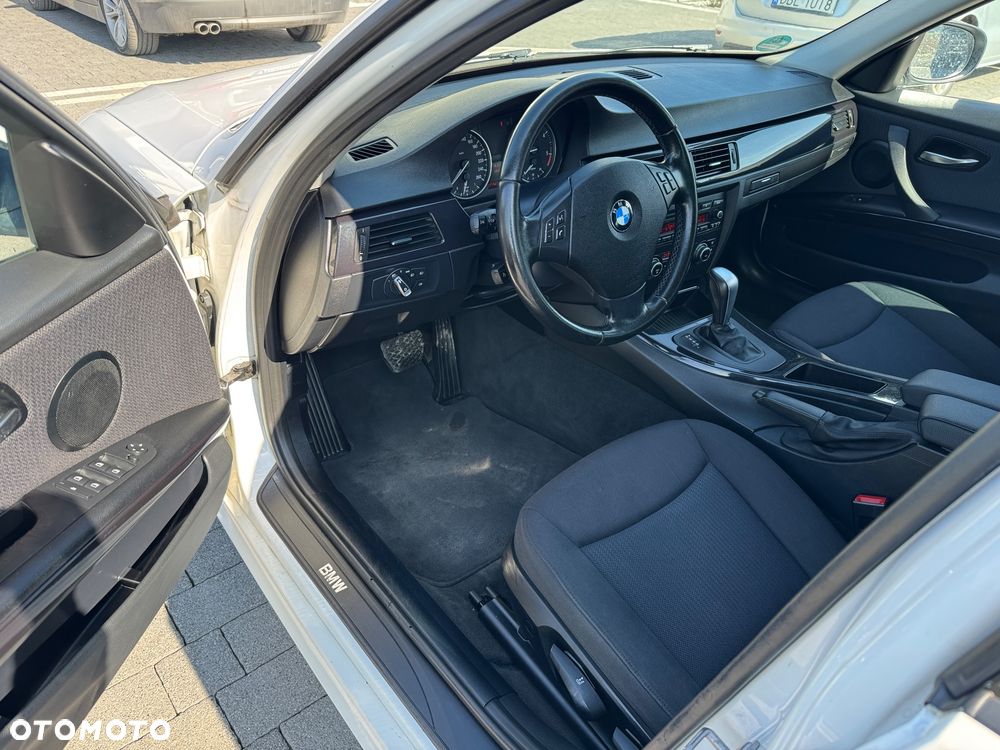 BMW Seria 3 318d DPF Edition Lifestyle - 15