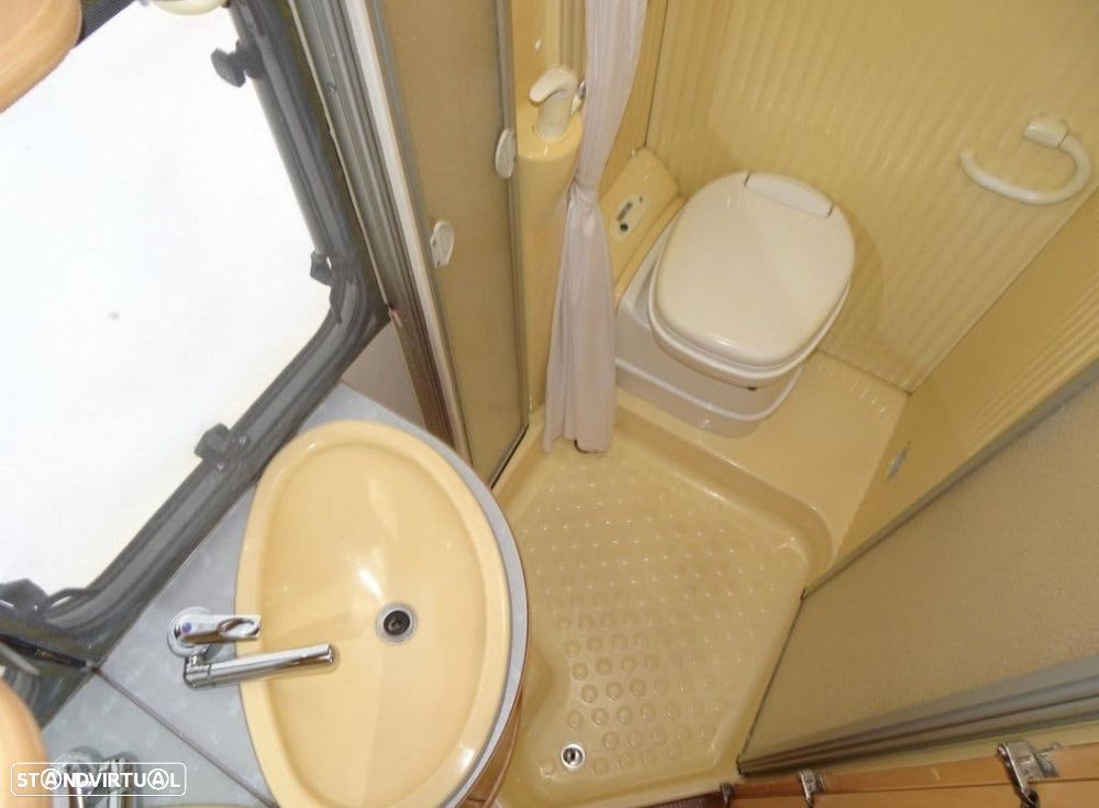 Dethleffs Globetrotter CAMA FRANCESA E COZINHA EM L - 8