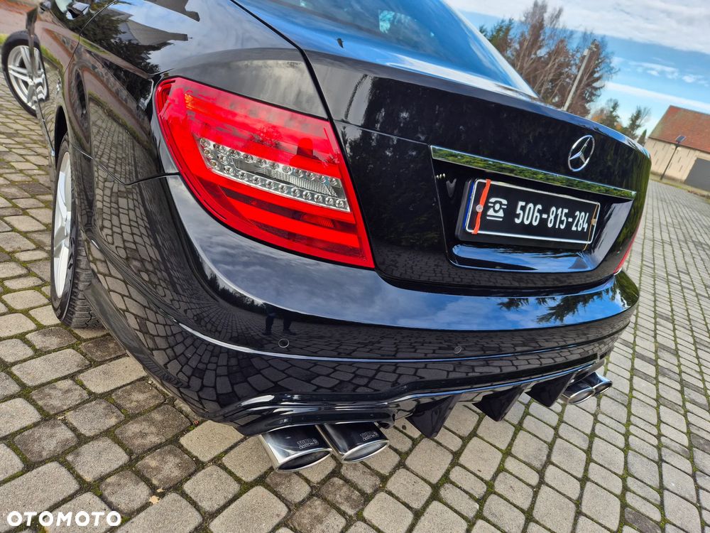 Mercedes-Benz Klasa C 180 BlueEFFICIENCY 7G-TRONIC Avantgarde - 12