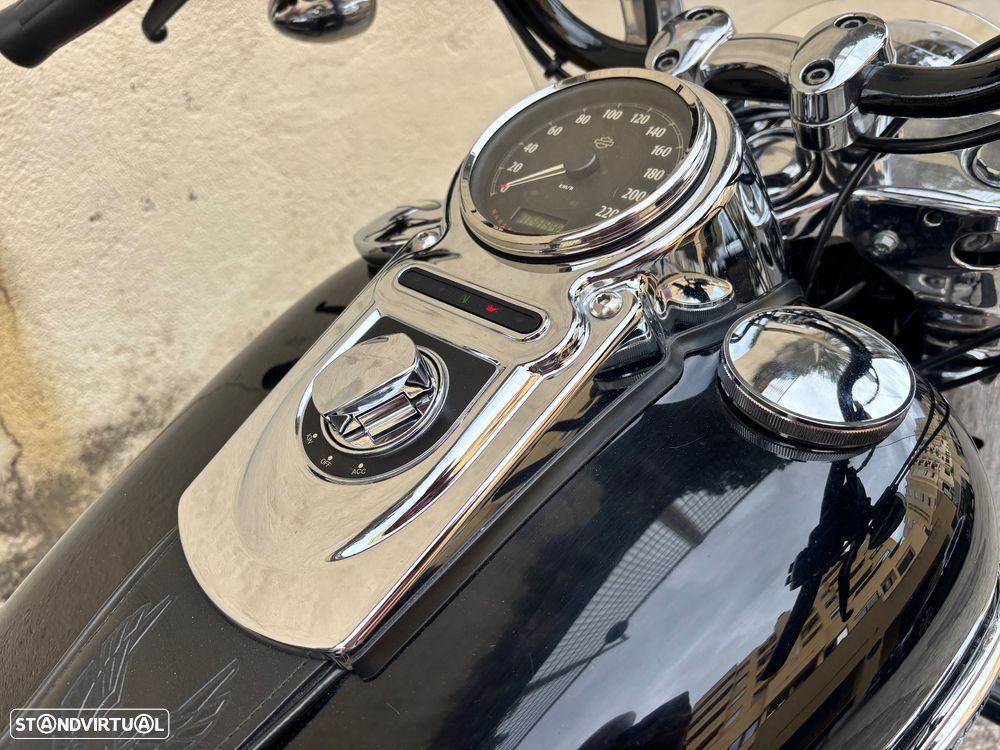 Harley-Davidson FL Switchback - 12