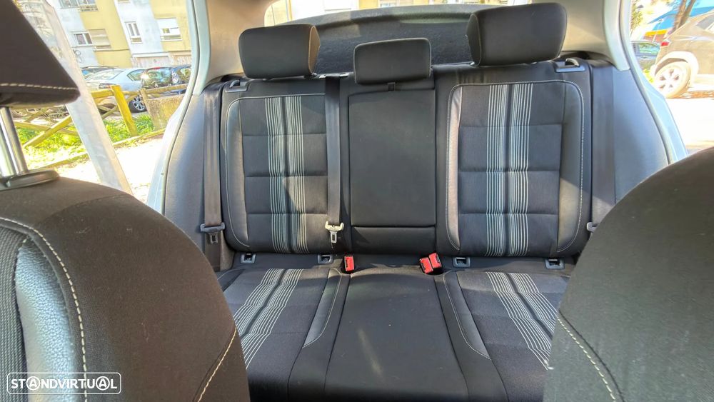 VW Golf 1.6 TDi DPF BlueMotion MATCH - 7